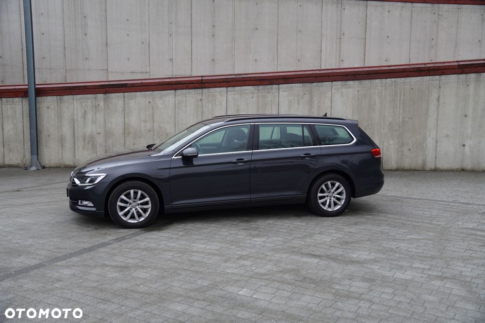 Volkswagen Passat - 2