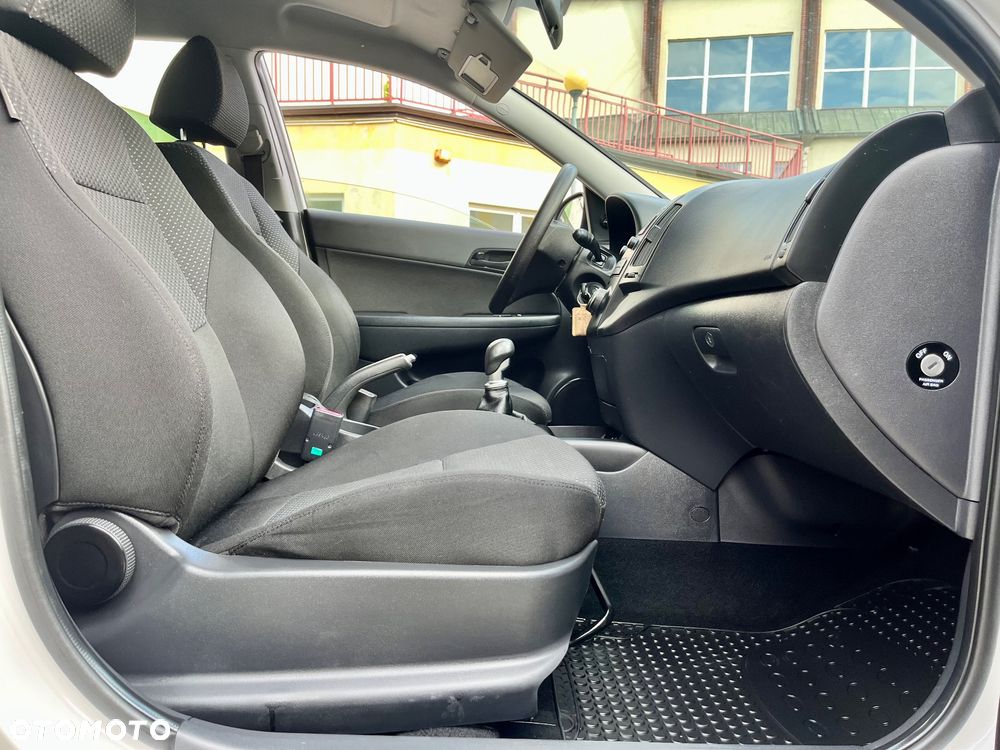 Hyundai i30 1.4 Edition 20 - 23