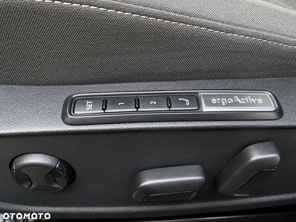 Volkswagen Golf VIII 2.0 TDI Life DSG - 12