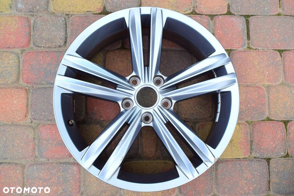 VW 18 ,,R-Line T-Roc 2GA Oryginał - 1
