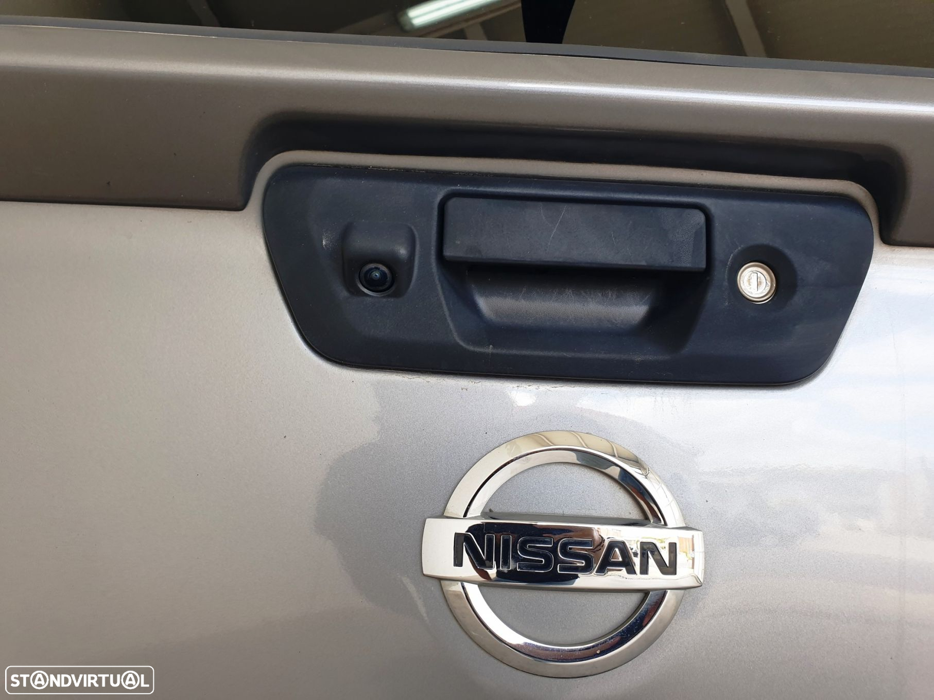 Nissan Navara 2.3 dCi CD 4WD N-Guard - 14
