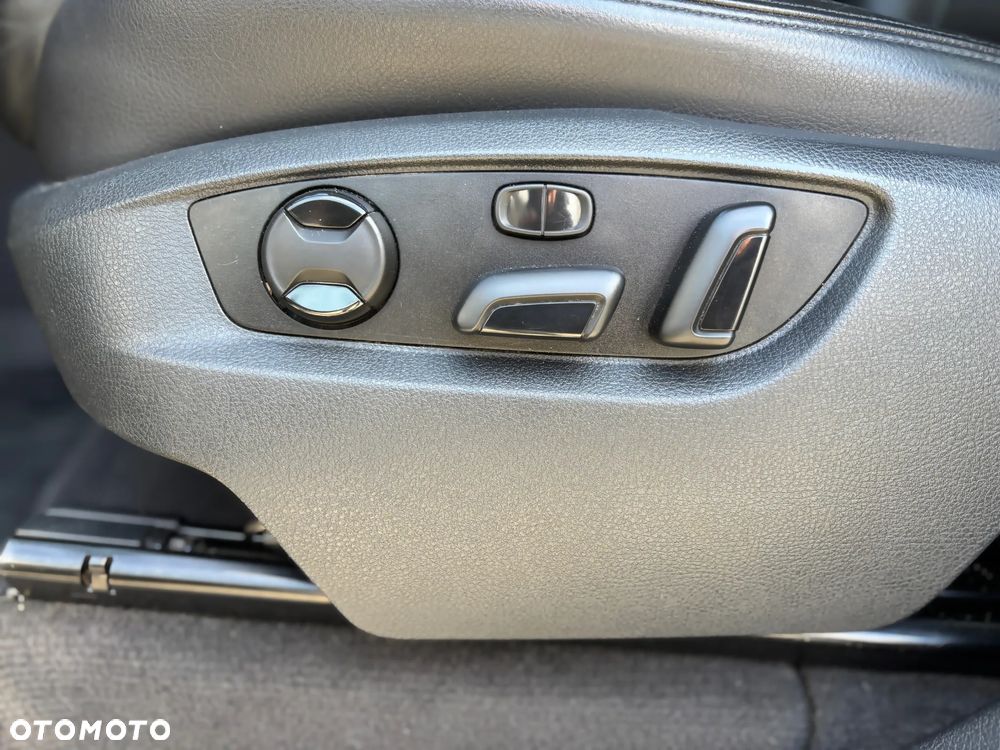 Volkswagen Touareg 3.0 V6 TDI BMT - 26