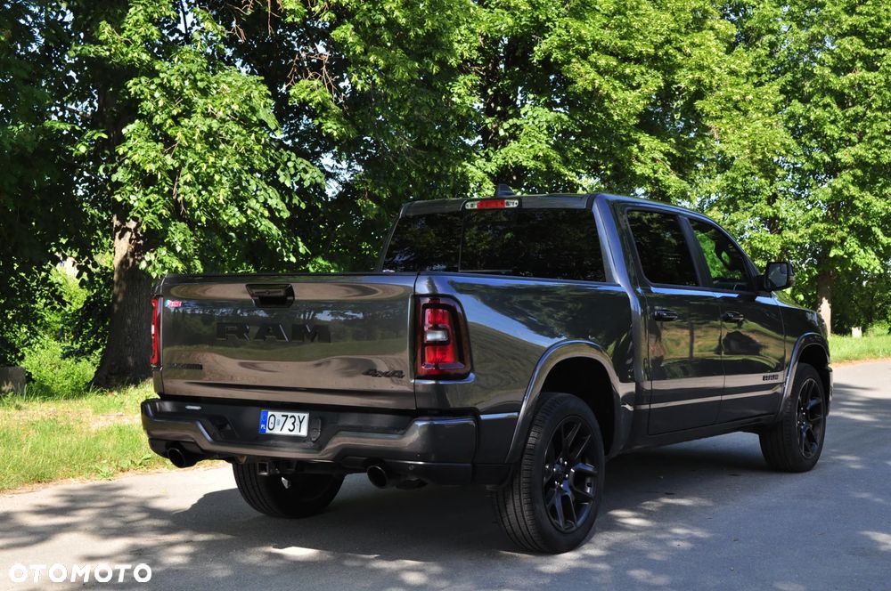 RAM 1500 Laramie Night Premium - 14