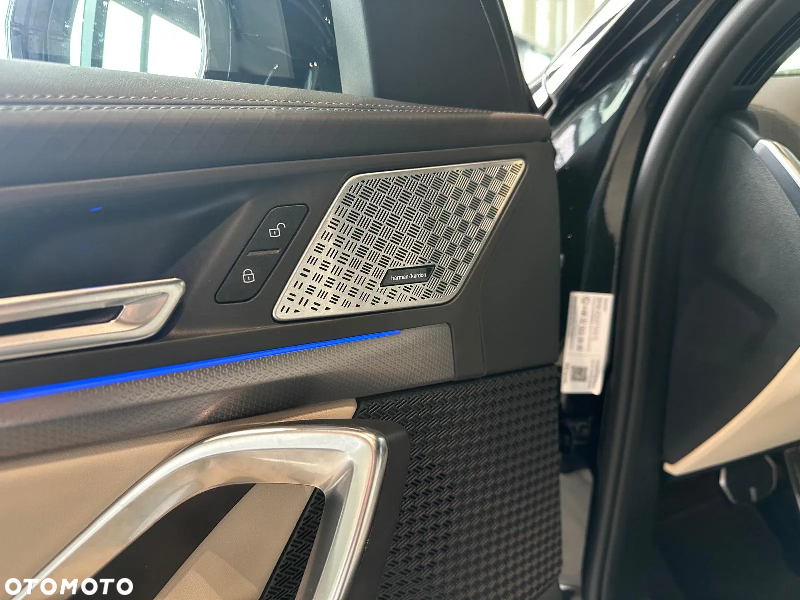 BMW iX2 eDrive20 66.5kWh M Sport Edition - 14