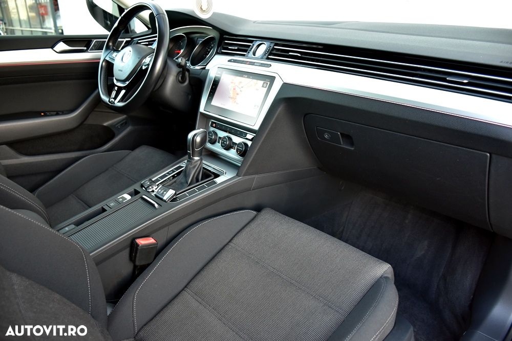 Volkswagen Passat 2.0 TDI SCR DSG Comfortline - 21