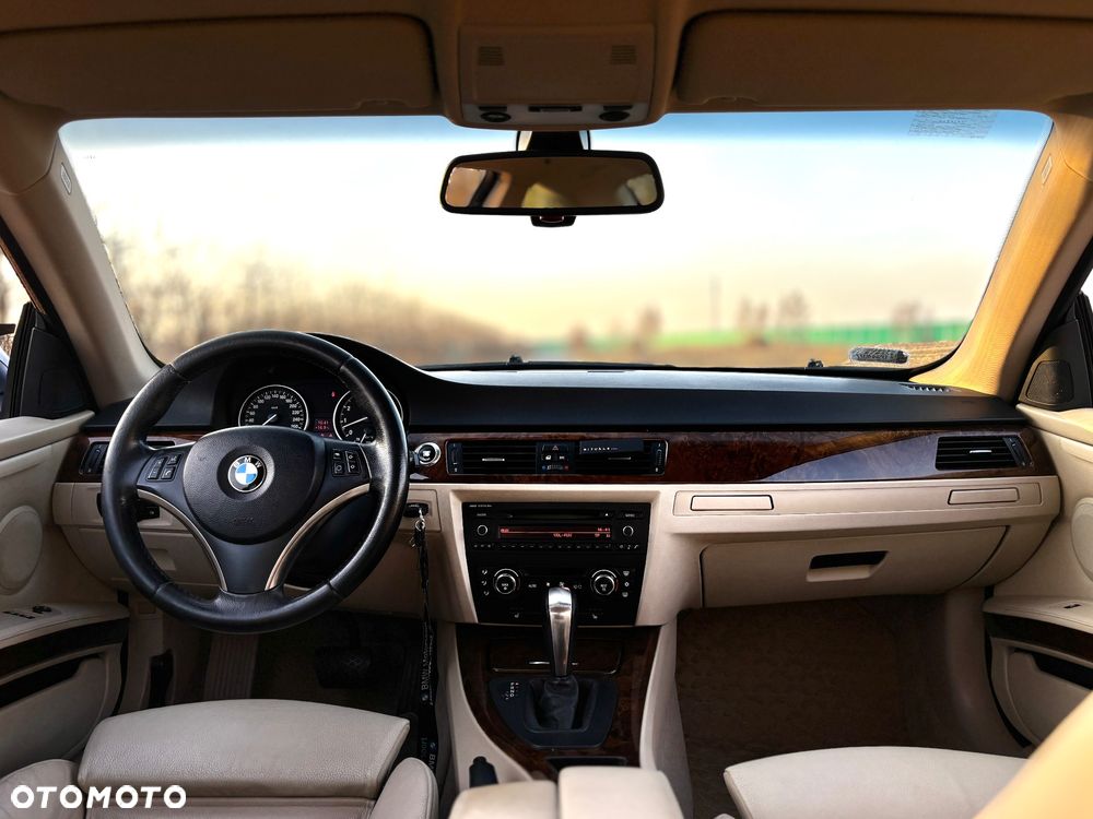 BMW Seria 3 325i - 18
