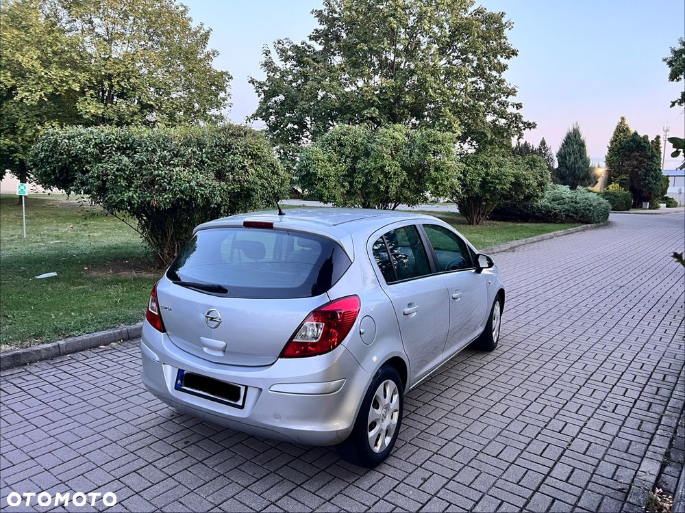 Opel Corsa 1.2 16V Cosmo - 3