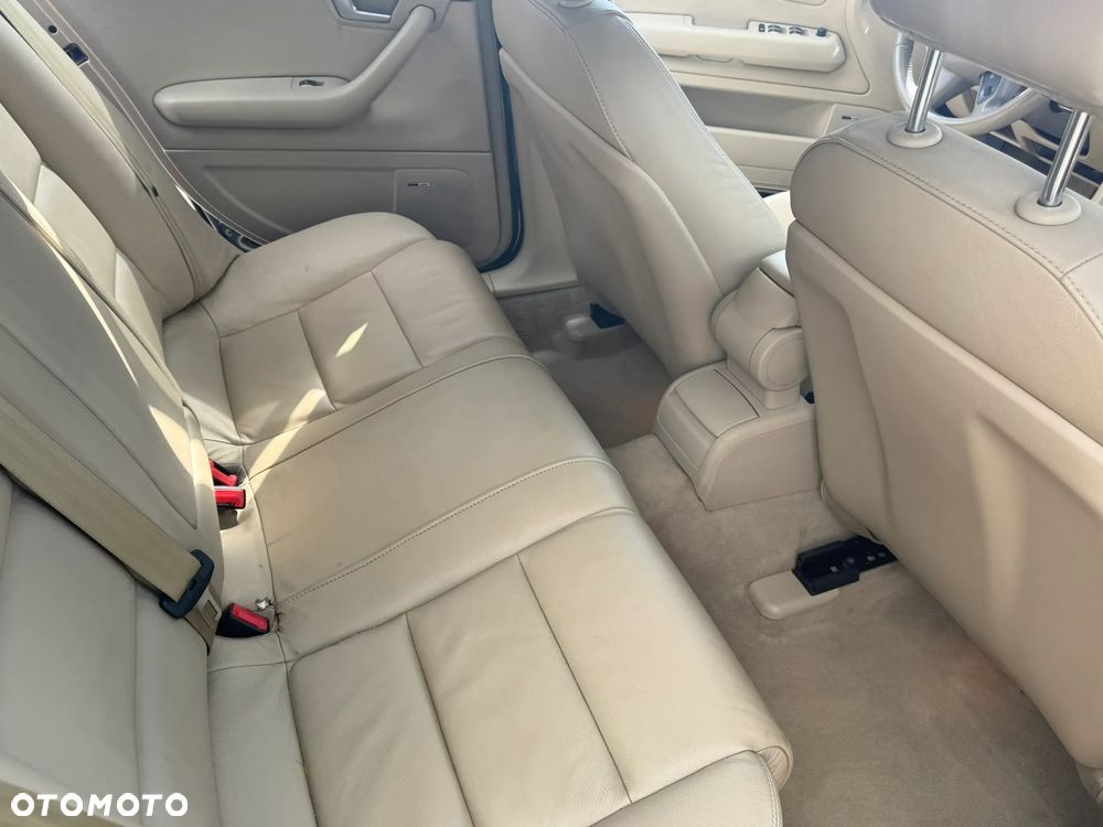 Audi A4 Avant 2.0 TDI - 8