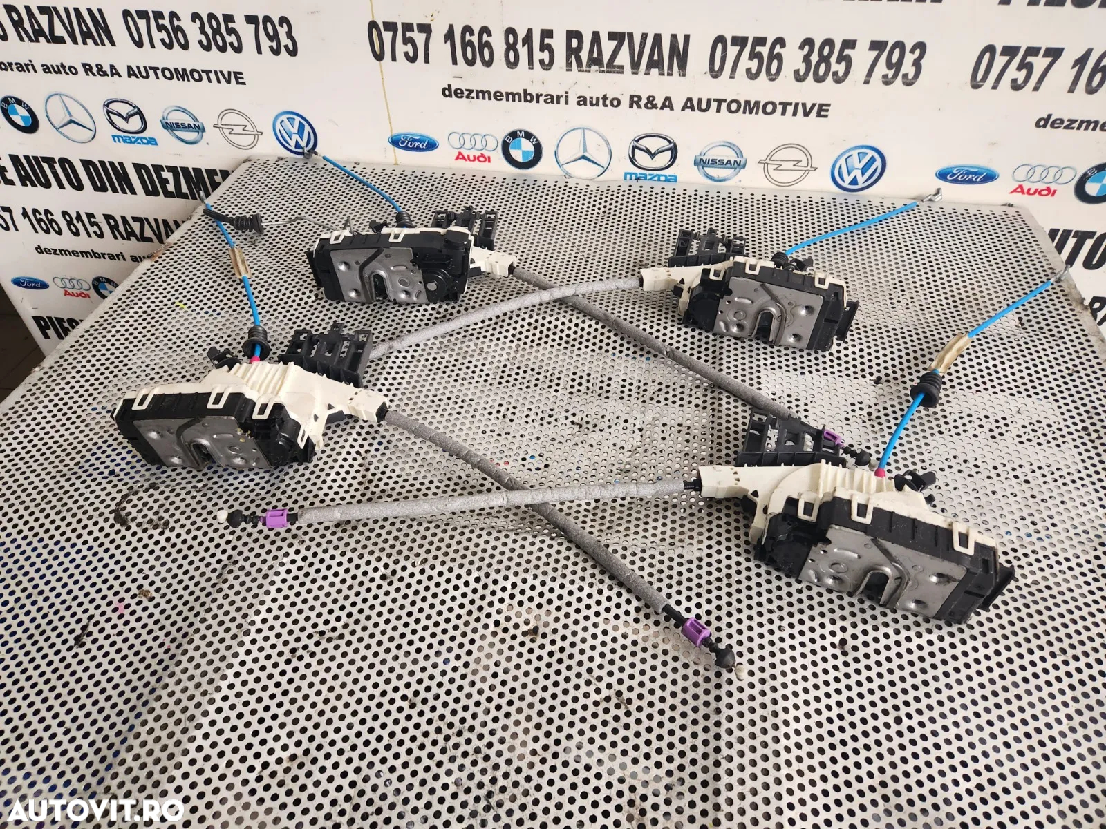 Broasca Blocator Incuietoare Fata Spate Mercedes Cla W117 Volan Stanga Dezmembrez Mercedes Cla Moto - 4