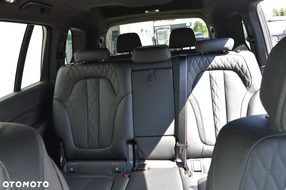 BMW X7 xDrive40d mHEV Individual Edition sport - 23