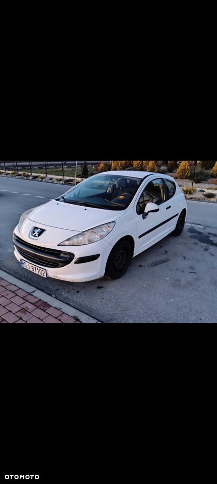 Peugeot 207 - 1
