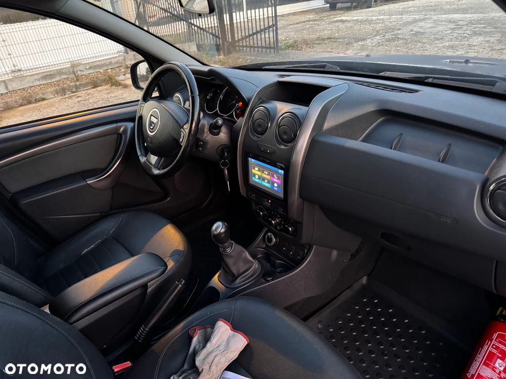 Dacia Duster 1.2 TCe Laureate 4x4 S&S EU6 - 9