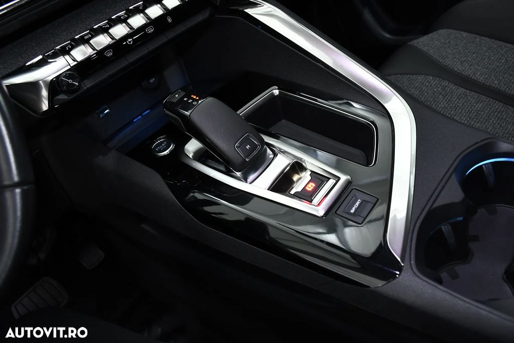 Peugeot 3008 PureTech 130 Stop & Start GPF EAT8 Allure - 24