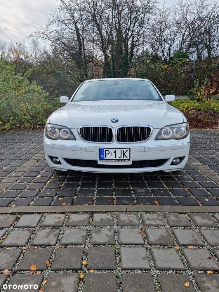 BMW Seria 7 740i - 23