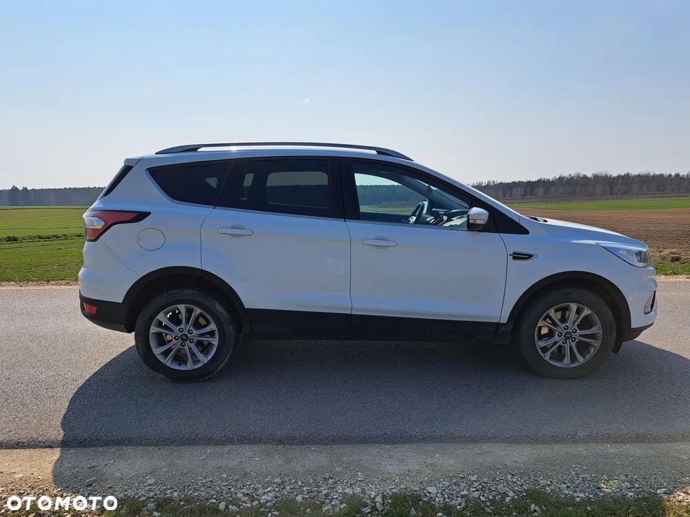 Ford Kuga 2.0 TDCi 2x4 Business Edition - 3