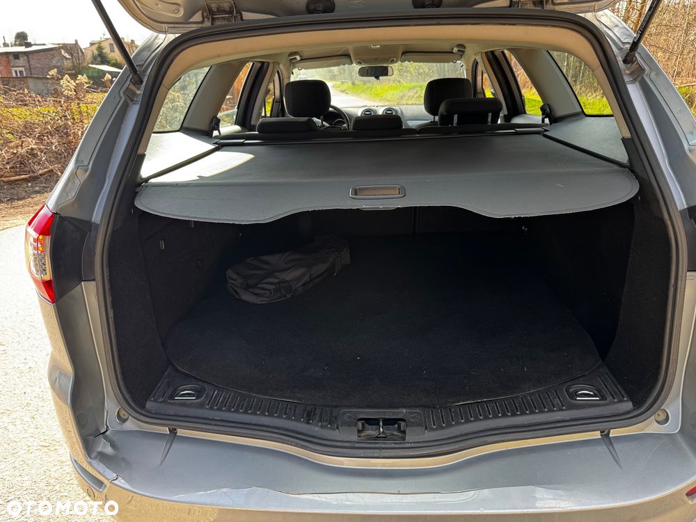 Ford Mondeo 1.6 Gold X - 28