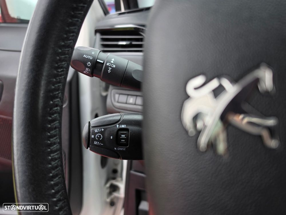 Peugeot 208 1.2 PureTech Access - 14