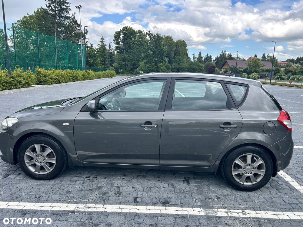 Kia Ceed - 7