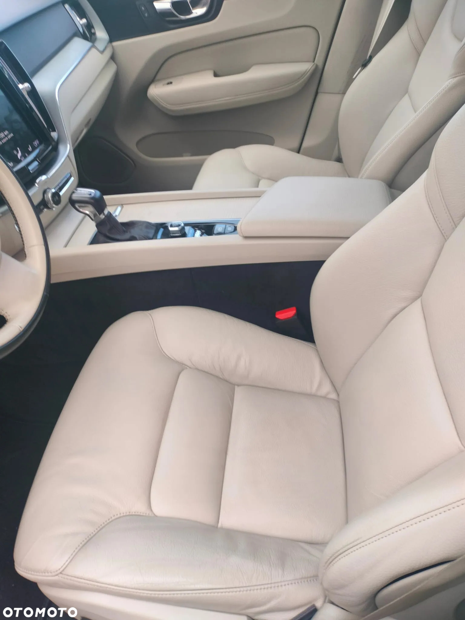 Volvo XC 60 T5 AWD Geartronic Momentum - 8