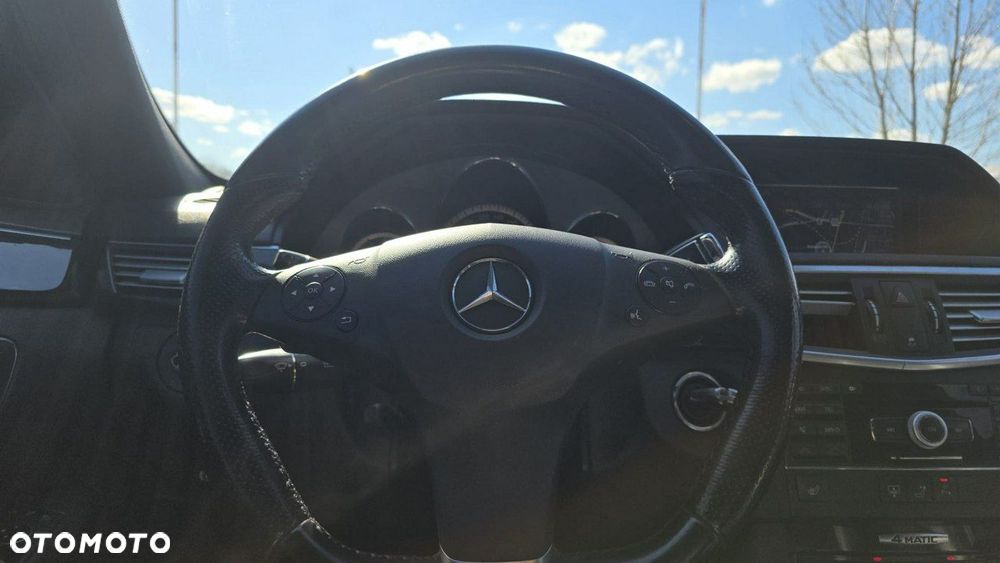 Mercedes-Benz Klasa E - 9