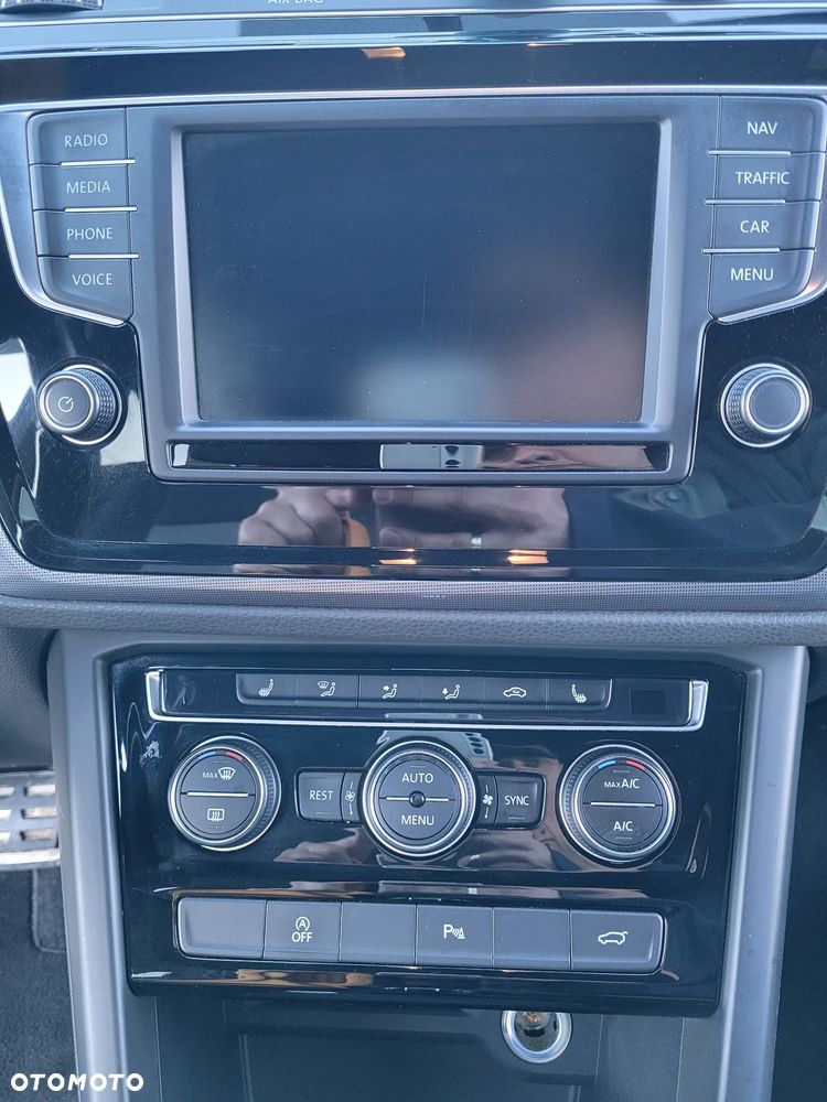 Volkswagen Touran - 10