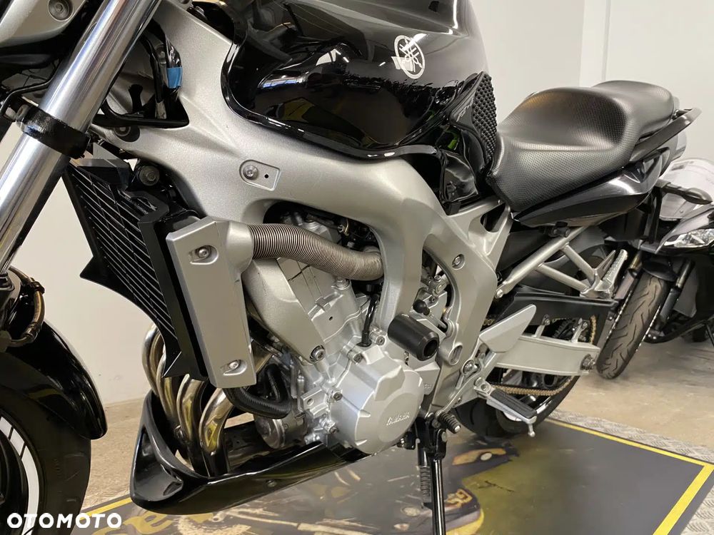 Yamaha FZ6 - 15