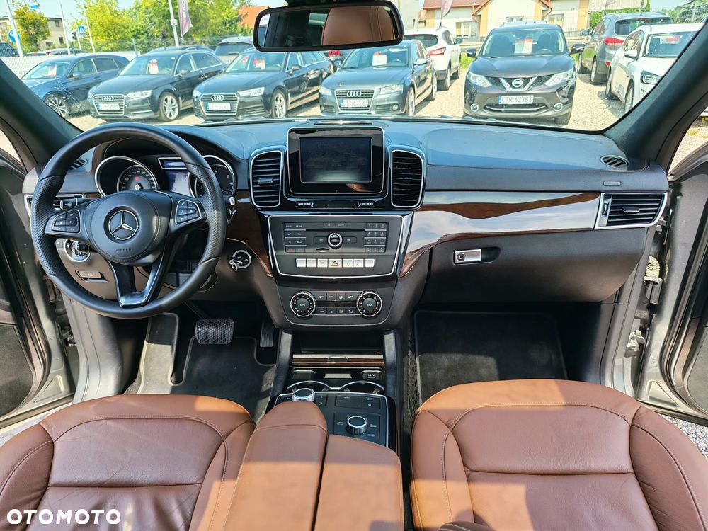 Mercedes-Benz GLS - 16
