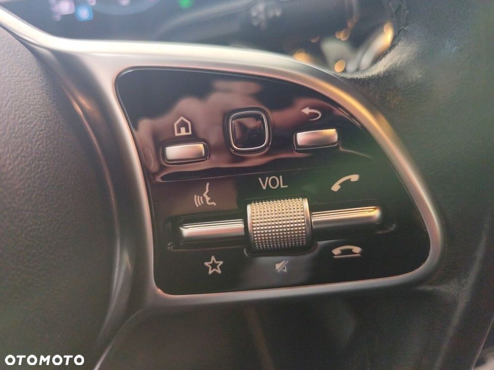 Mercedes-Benz GLA - 27