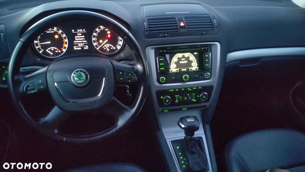 Skoda Octavia 2.0 TDI Ambiente DSG - 6