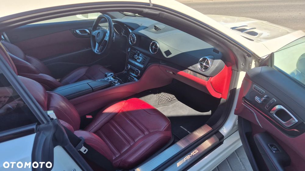 Mercedes-Benz SL 63 AMG - 28