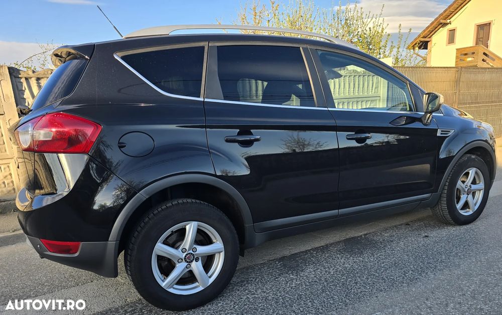 Ford Kuga 2.0 TDCi 4x4 Aut. Titanium - 3