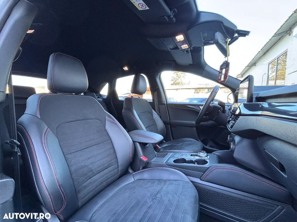 Ford Kuga ver-2-5-duratec-phev-st-line-x - 32