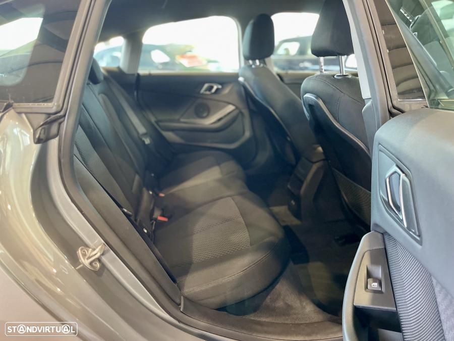 BMW 216 Gran Coupé - 29