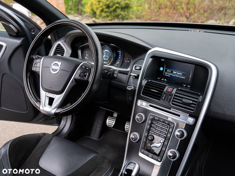 Volvo XC 60 D3 Drive-E R-Design Momentum - 31