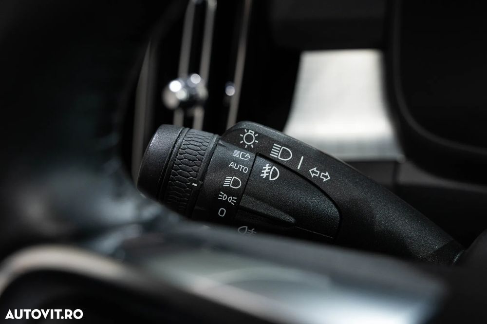 Volvo XC 40 Recharge T4 Twin Engine AT7 Inscription Expression - 26