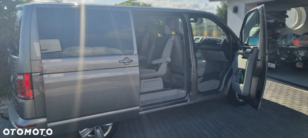 Volkswagen Multivan - 12