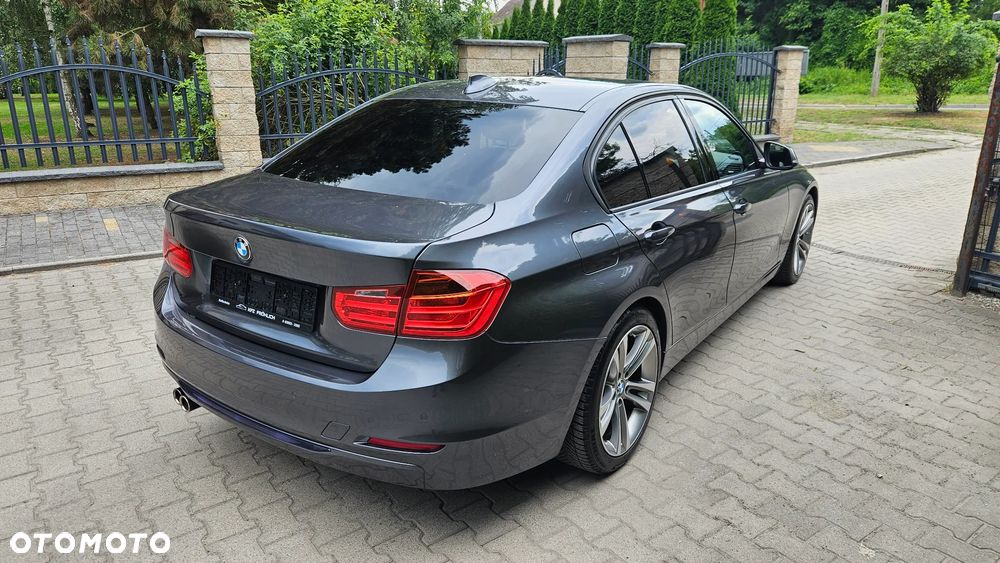 BMW Seria 3 325d - 8