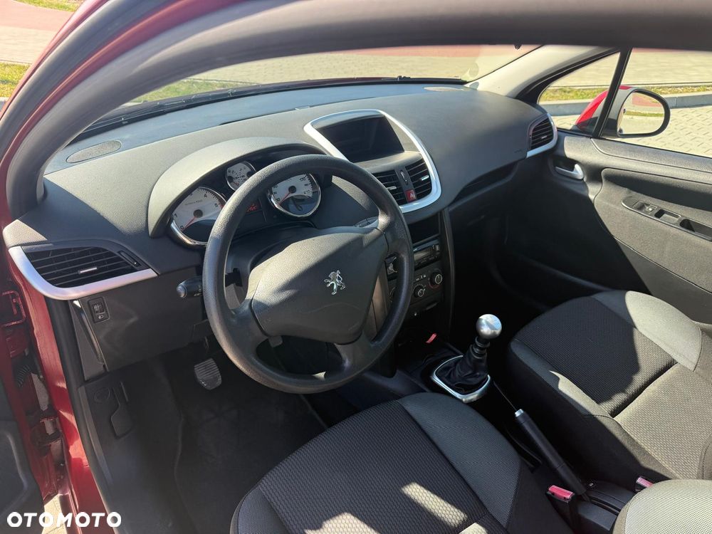 Peugeot 207 - 13