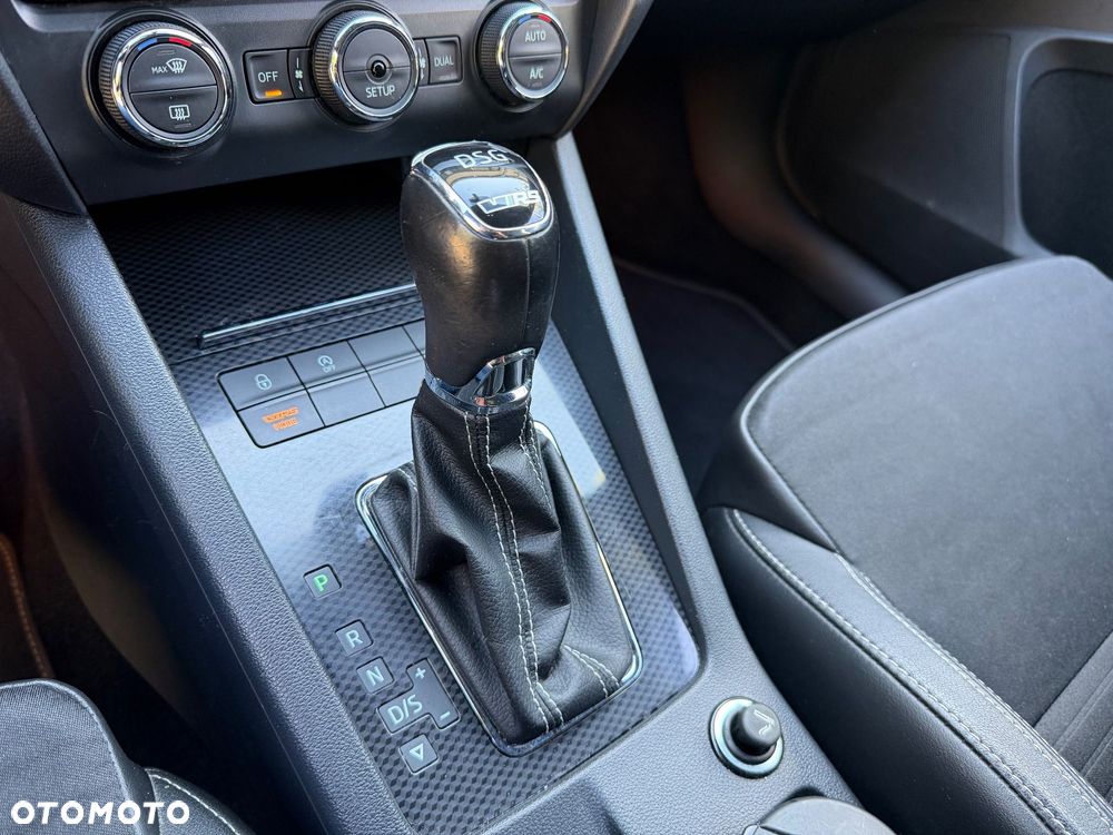 Skoda Octavia 2.0 TDI DSG RS - 27