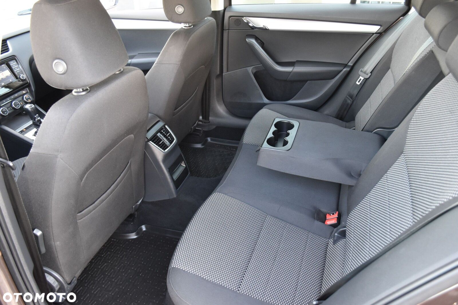 Skoda Octavia 1.4 TSI Ambition DSG - 26