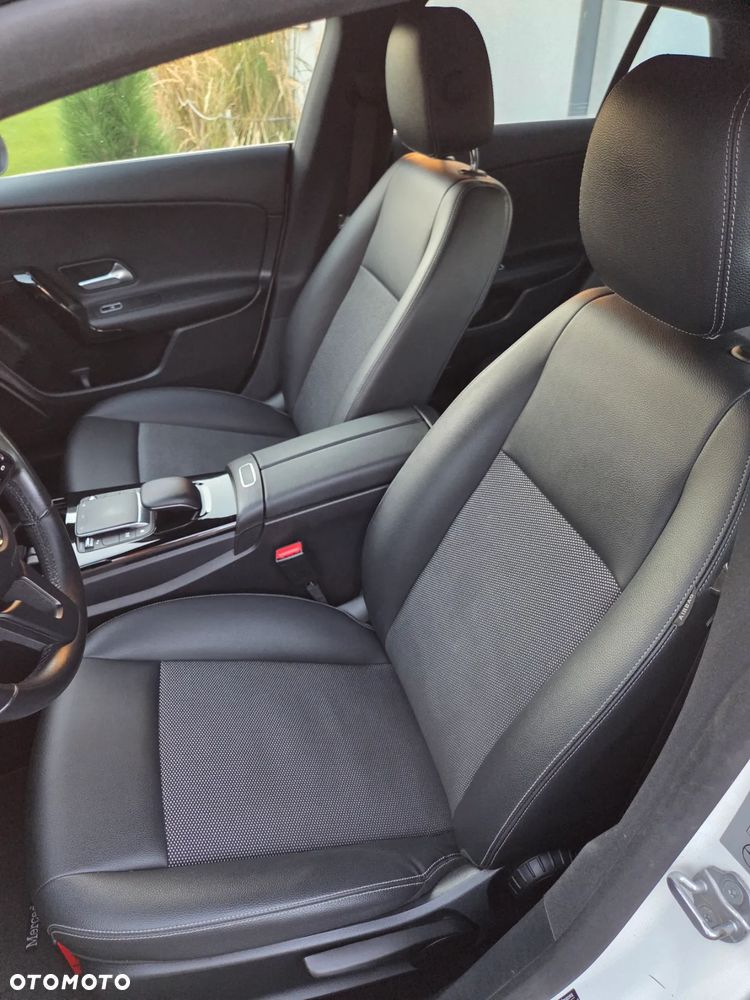 Mercedes-Benz CLA 180 d 7G-DCT - 19