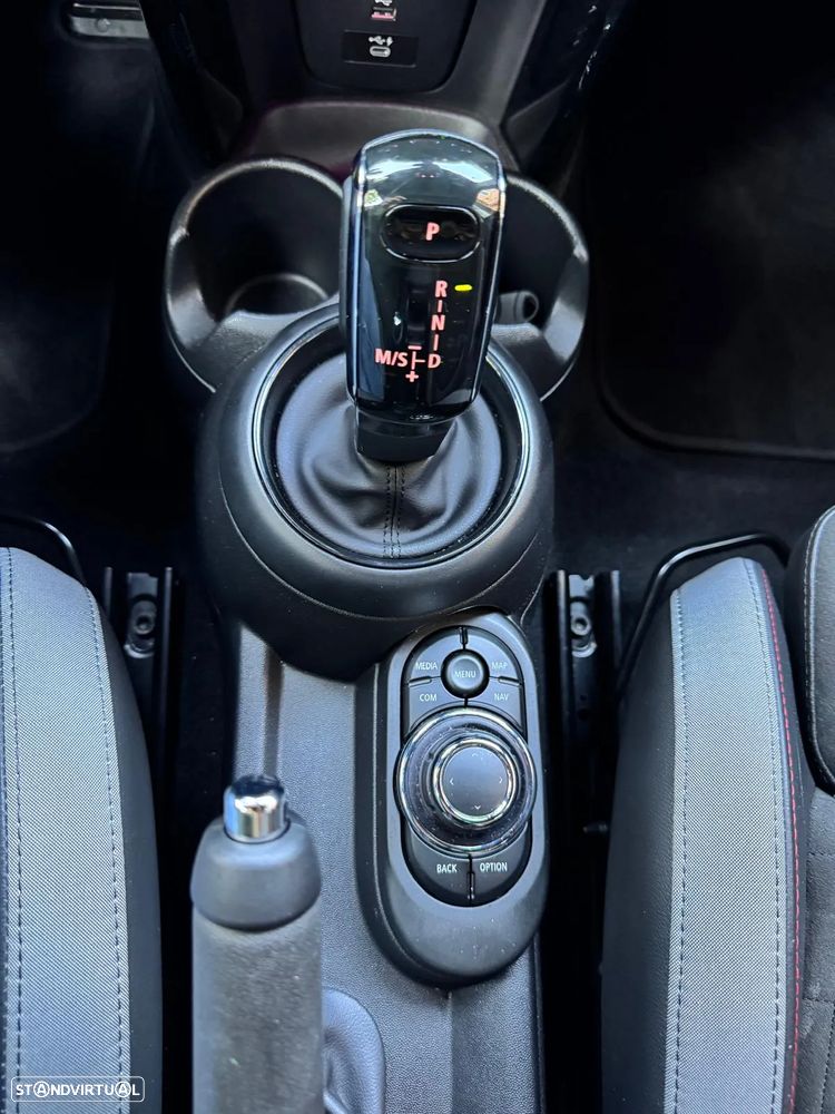 MINI 5 Portas Cooper S Premium JCW Auto - 25