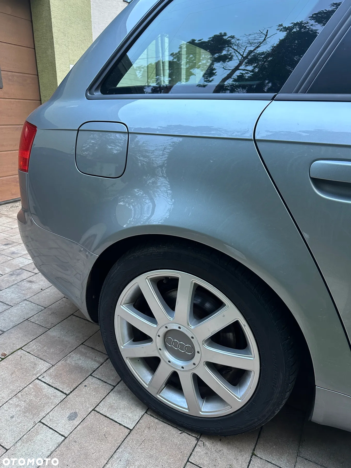 Audi A4 2.0T FSI - 6