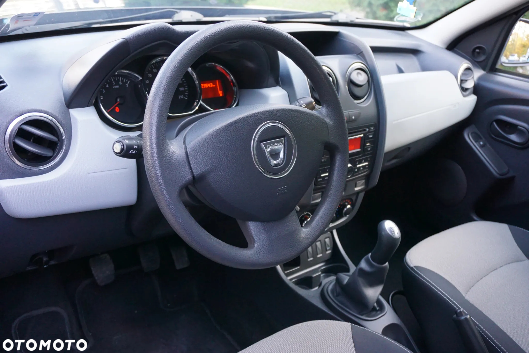 Dacia Duster 1.6 16V 4x2 Essentiel - 9