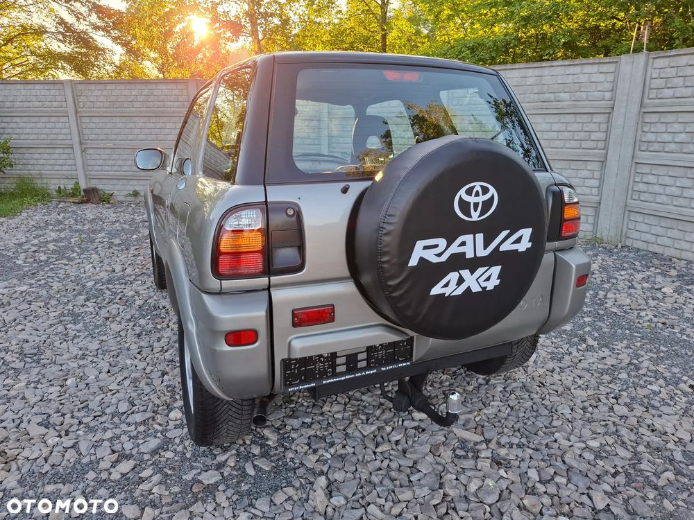 Toyota RAV4 2.0 Special - 31