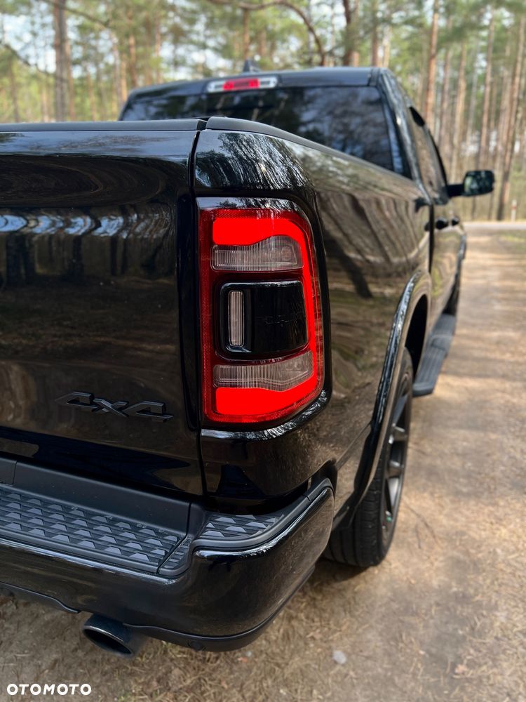 RAM 1500 5.7 Crew Cab Shortbed Laramie Black - 17