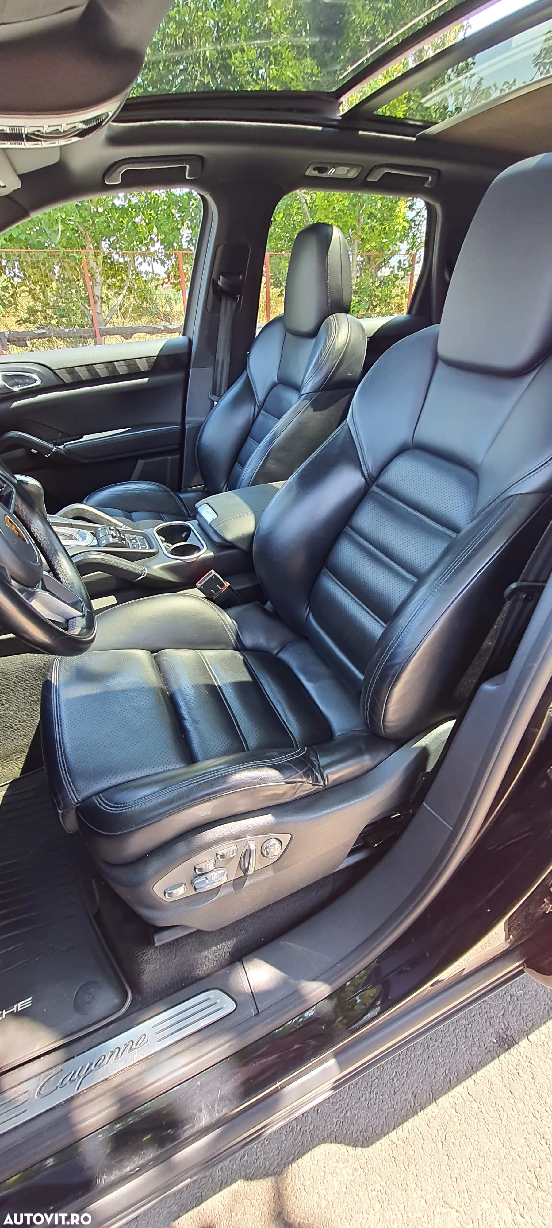 Porsche Cayenne 3.0 L - 8