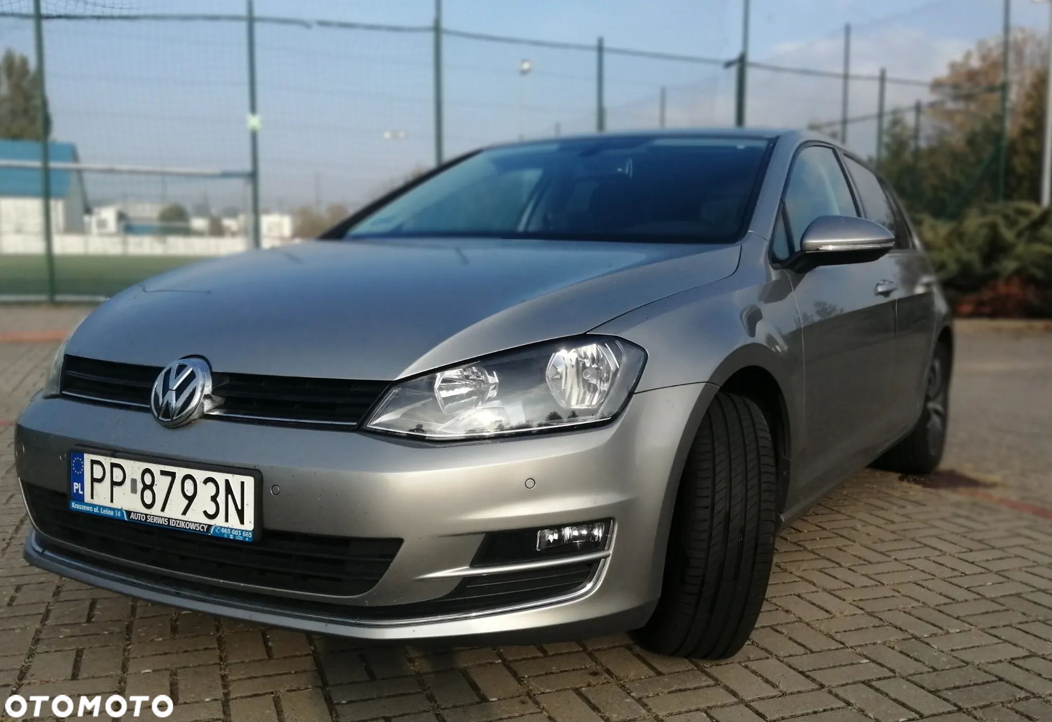 Volkswagen Golf - 1
