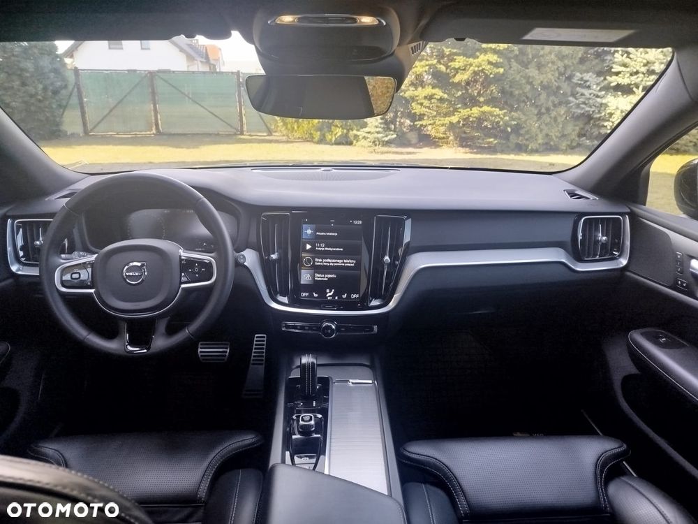 Volvo V60 D4 R-Design - 13