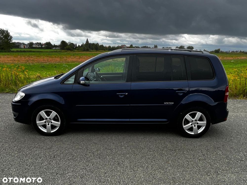 Volkswagen Touran - 21